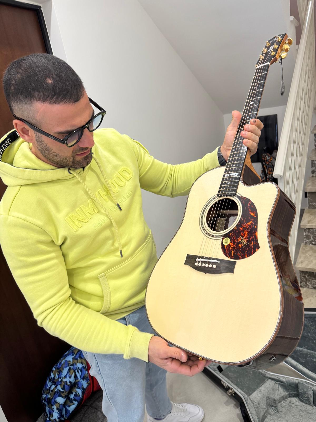 Esperienza 34 Impianto audio professionale per concerto di chitarra dal vivo